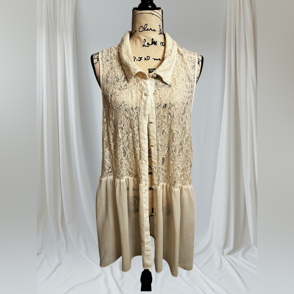 torrid Tops - Torrid Cream Lace Sleeveless Top Plus Size 5